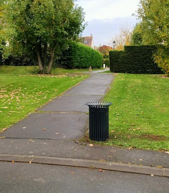 Nouvelles poubelles lotissement à Mennecy 91