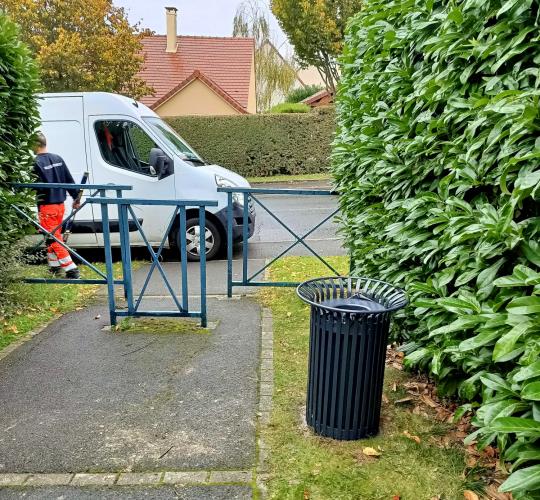 Nouvelles poubelles lotissement à Mennecy 91